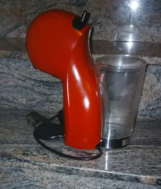 Cafetera Dolce Gusto Roja