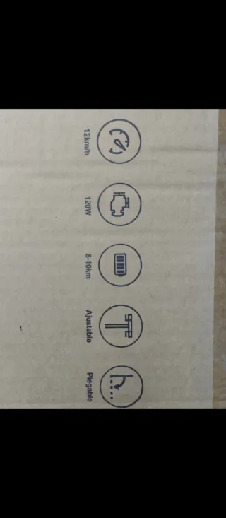 Pequeño patinete eléctrico