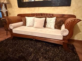 Banca de madera tallada estilo clásico