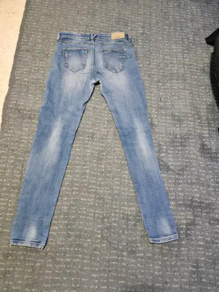Pantalón vaquero Stradivarius azul