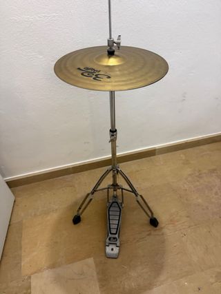 Hi-hat Pearl con platos Paiste