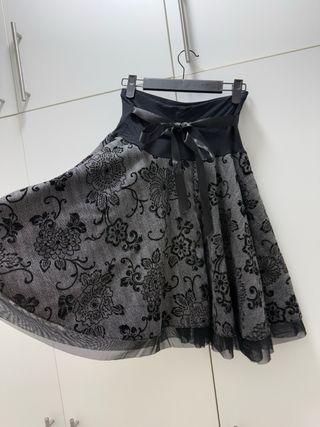 Gonna elegante con fiocco in vita