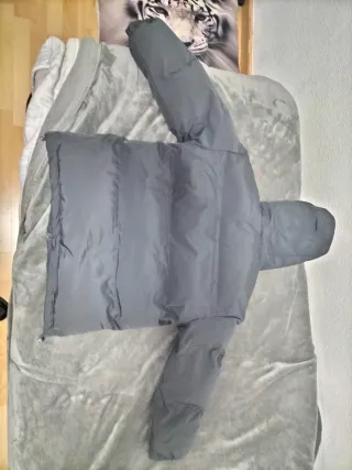 Chaqueta Essentials Gris