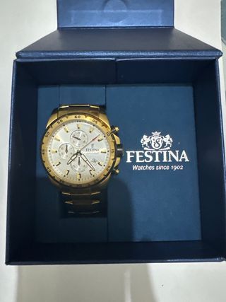 Reloj Festina Dorado Cronógrafo