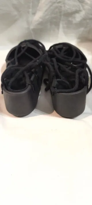 Abarcas Azala Talla 43 Negras