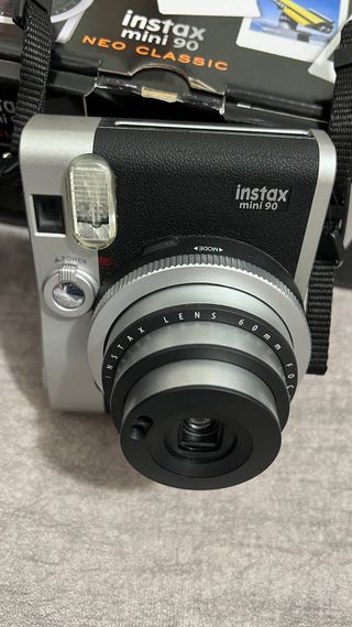 Cámara Fujifilm Instax Mini 90 Neo Classic