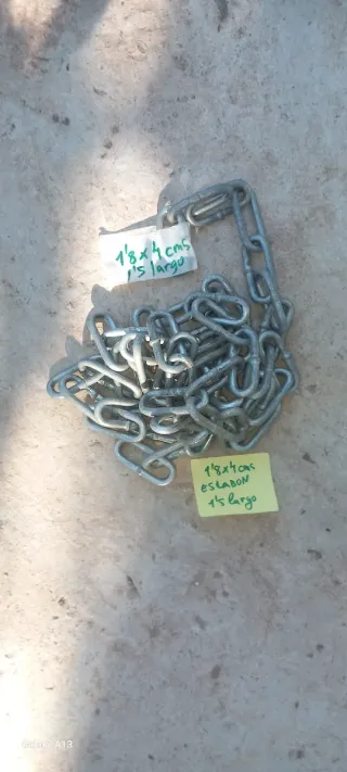 Cadenas de metal variadas