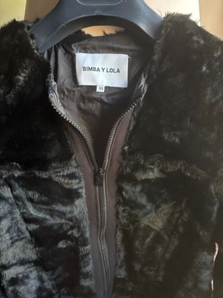 Abrigo pelo negro Bimba y Lola XS LOTE