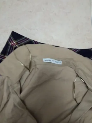 Conjunto falda y blusa beige y multicolor