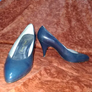 Tacones azules elegantes