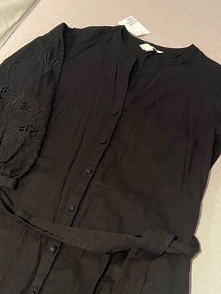 Vestido H&M midi negro abotonado
