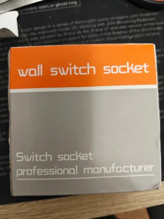 Interruptor de pared blanco