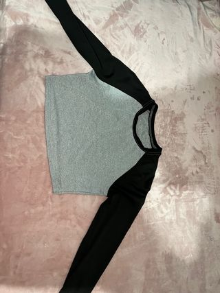 Camiseta manga larga gris y negra