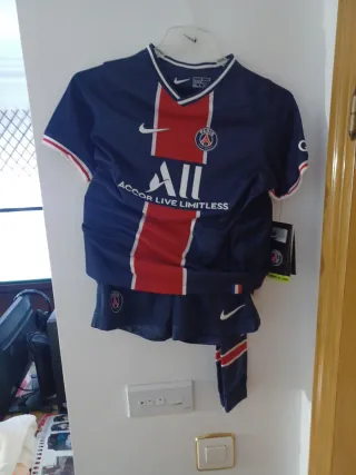 Equipación PSG Niño Talla 116-122 cm