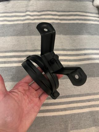 Abrazadera para tubo de pellet 100mm