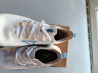 Zapatillas Mizuno Blancas y Azules