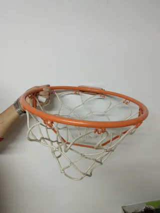 Aro de baloncesto naranja