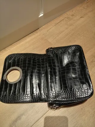 Bolso Zara negro efecto piel cocodrilo