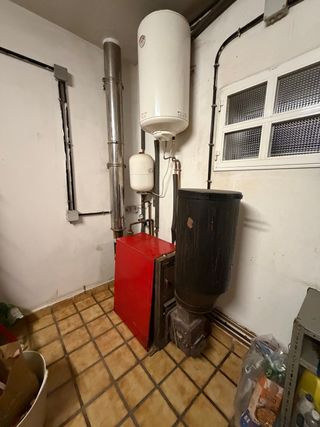 Caldera Roca leña y cáscara