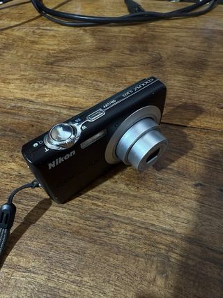 Cámara Nikon Coolpix S203 Negra/Plateada