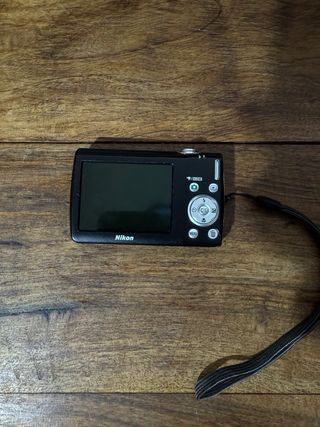 Cámara Nikon Coolpix S203 Negra/Plateada
