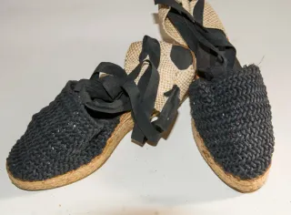 Alpargatas mujer negras con cintas