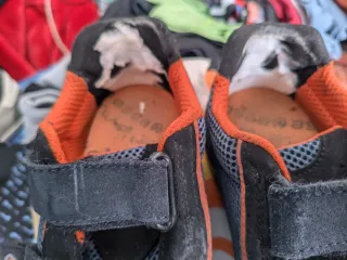 Zapatos de trabajo Base negros y naranjas