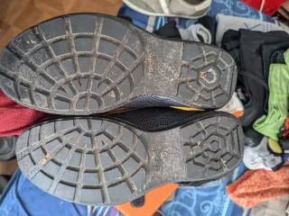 Zapatos de trabajo Base negros y naranjas