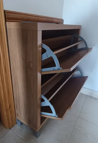 Cajonera de madera y metal