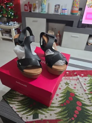 Sandalias MARIA MARE negras y marrones
