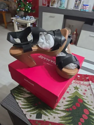 Sandalias MARIA MARE negras y marrones