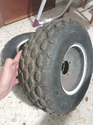 2 Llantas Quad delanteras