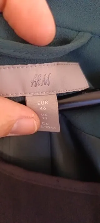 Blazer verde y lencera negra