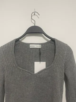 Jersey Bershka gris talla XS