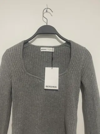 Jersey Bershka gris talla XS