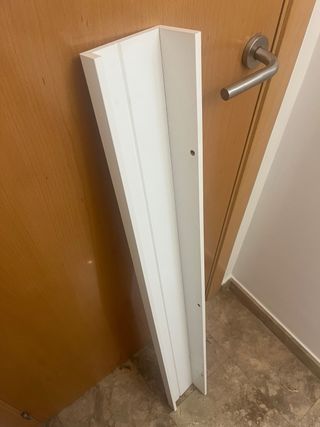 Estantería blanca para pared