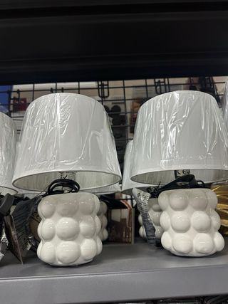 Lamparita de noche cerámica blanca (precio unidad)