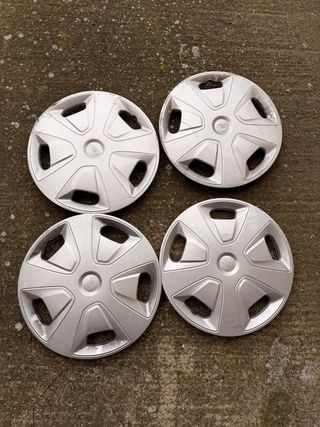 Tapacubos Ford Transit (4 unidades)