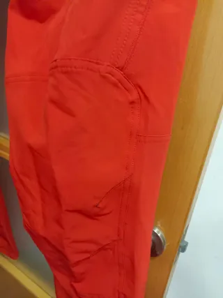 Pantalones de montaña IZAS rojos