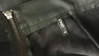 Minifalda negra de cuero