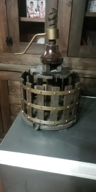 Prensa de vinos de adorno