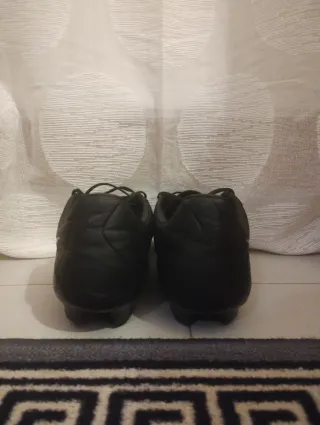 Zapatillas de fútbol negras