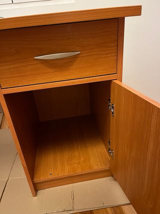 Mesa de escritorio de madera