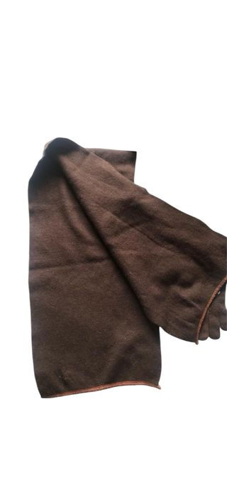 Conjunto bufanda y guantes marrones