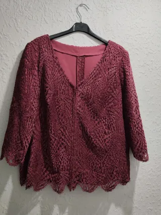 BLUSA ENCAJE BURDEOS MUJER