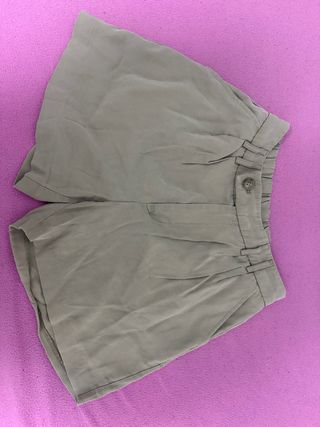 Pantalones cortos de vestir color verde oliva