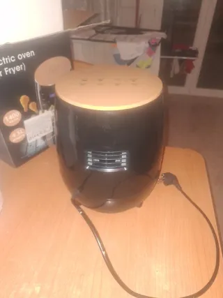 Freidora de aire 4.5L 1400W,esta como nueva