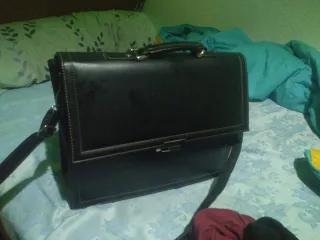 Maletín de piel negro