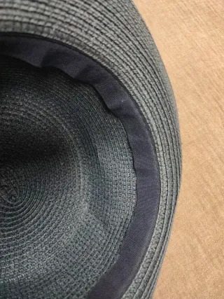 Sombrero de paja azul marino con lazo