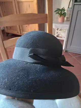 Sombrero vintage negro con lazo